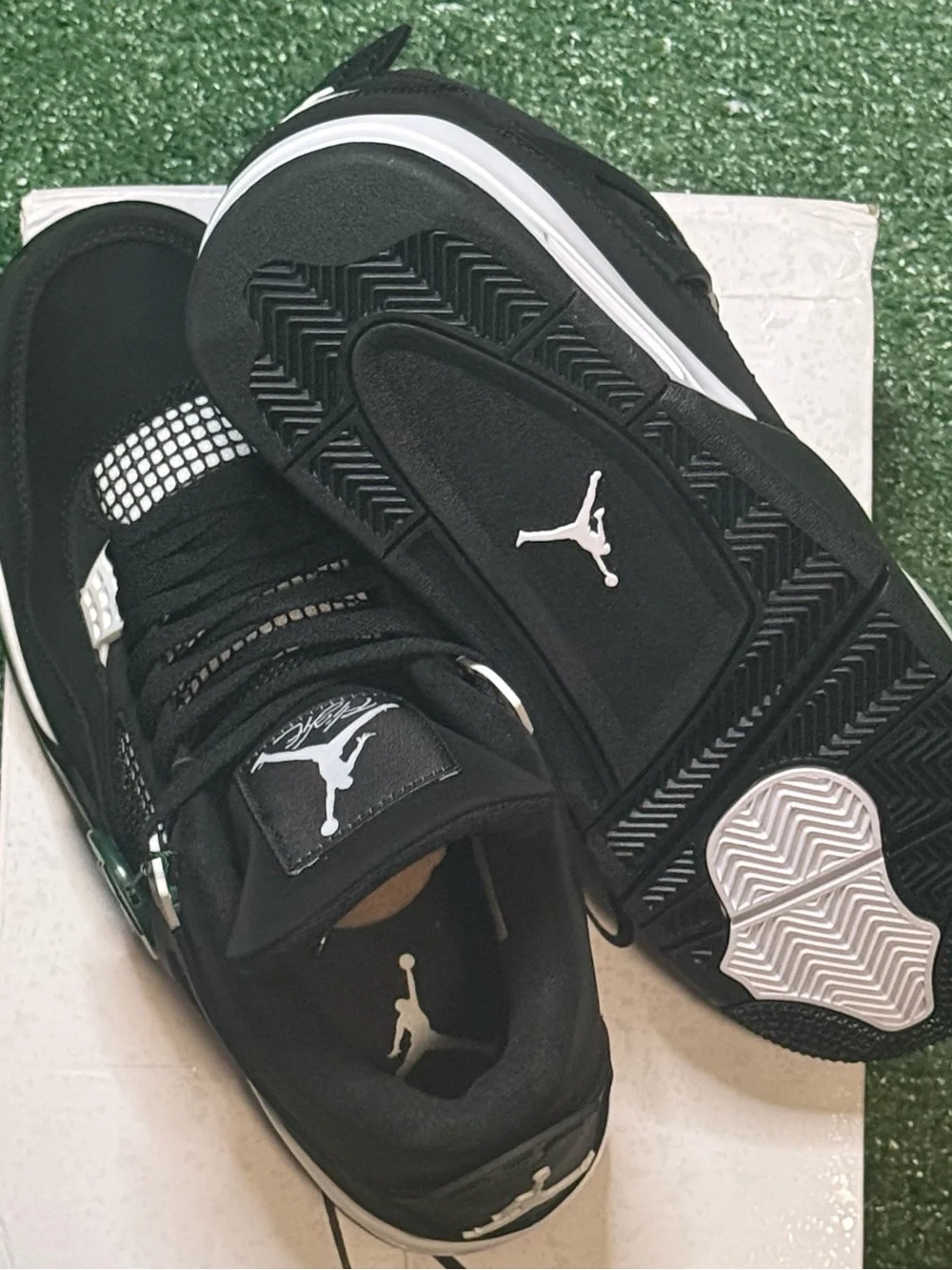Jordan 4 Retro ‘Thunder’